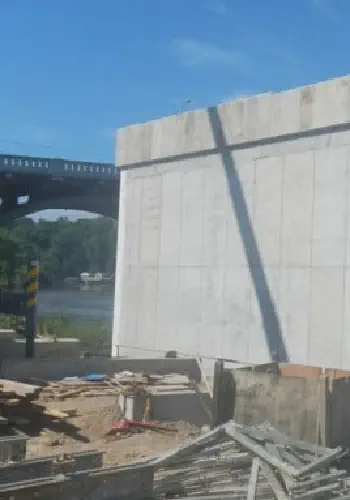 EPS form liners to pour four piers for a new bridge project