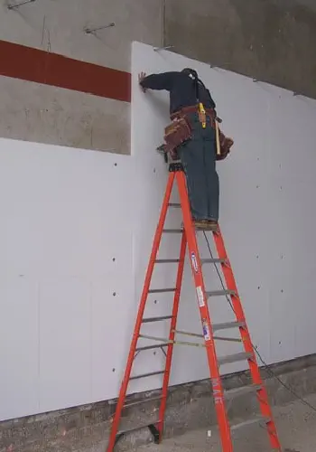 EPS used to insulate and create a continuous thermal break between two concrete walls