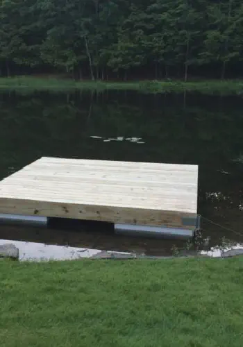 How do you build a floating dock?